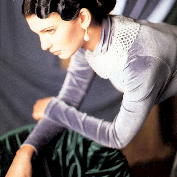 Pinni-lehti 1993 / Hiukset: Pirjo Point / Meikki: Marco Make up for ever / Malli: Carina Moneeb / Asu: Christina Cia Lundell / Kuva: Riitta Sourander